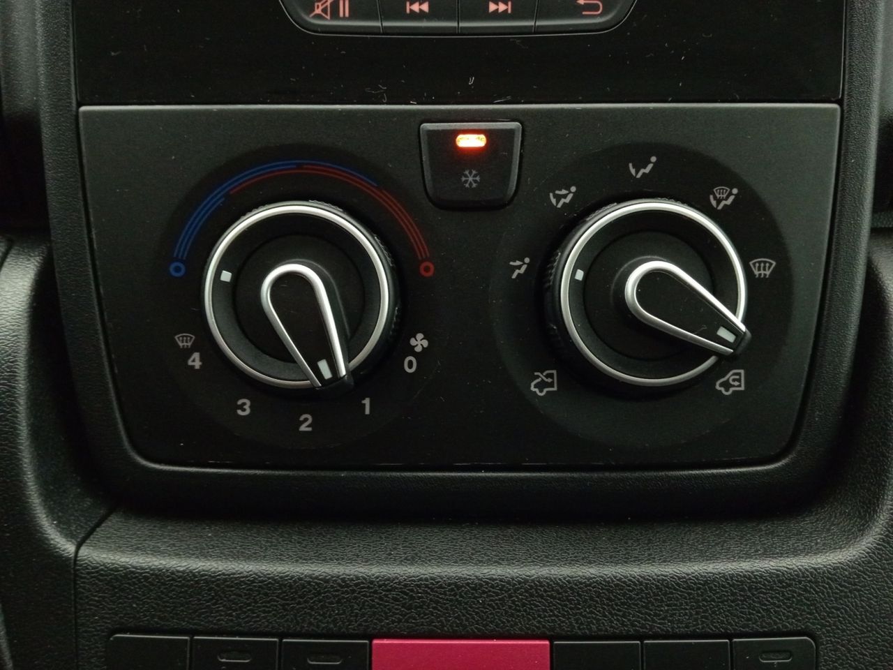 Foto Peugeot Boxer 12