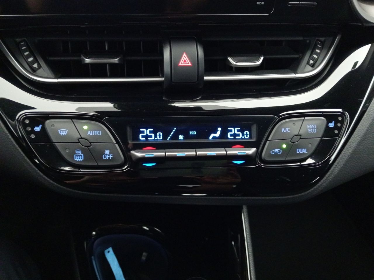 Foto Toyota C-HR 14