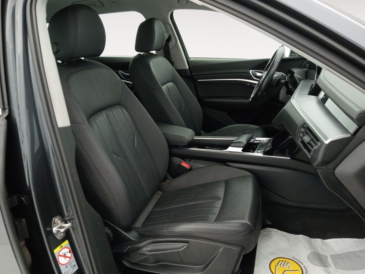 Foto Audi E-tron 8