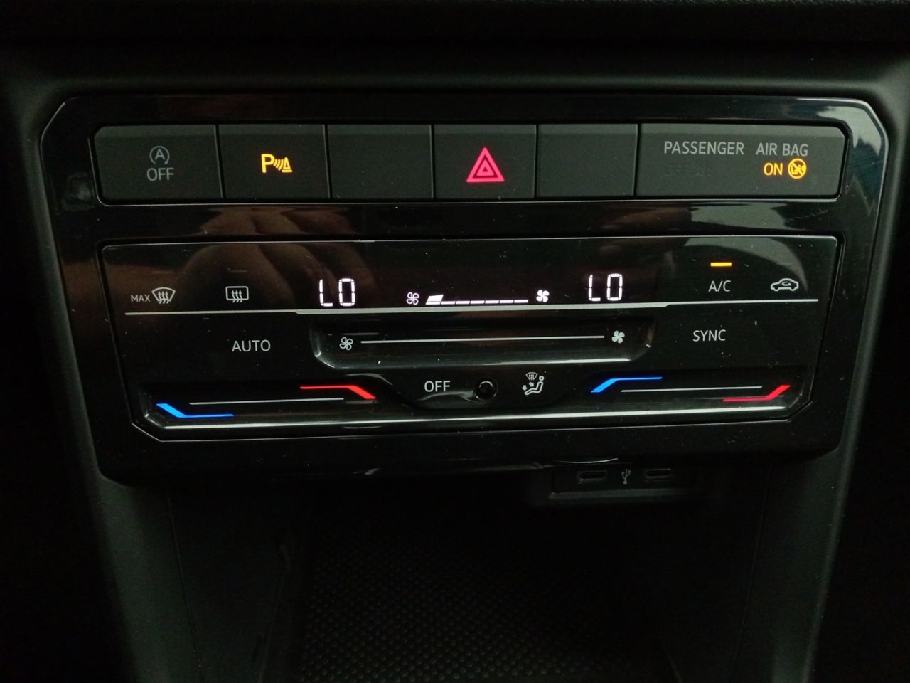Foto Volkswagen T-Cross 14