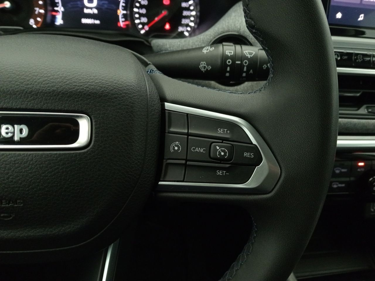 Foto Jeep Compass 16