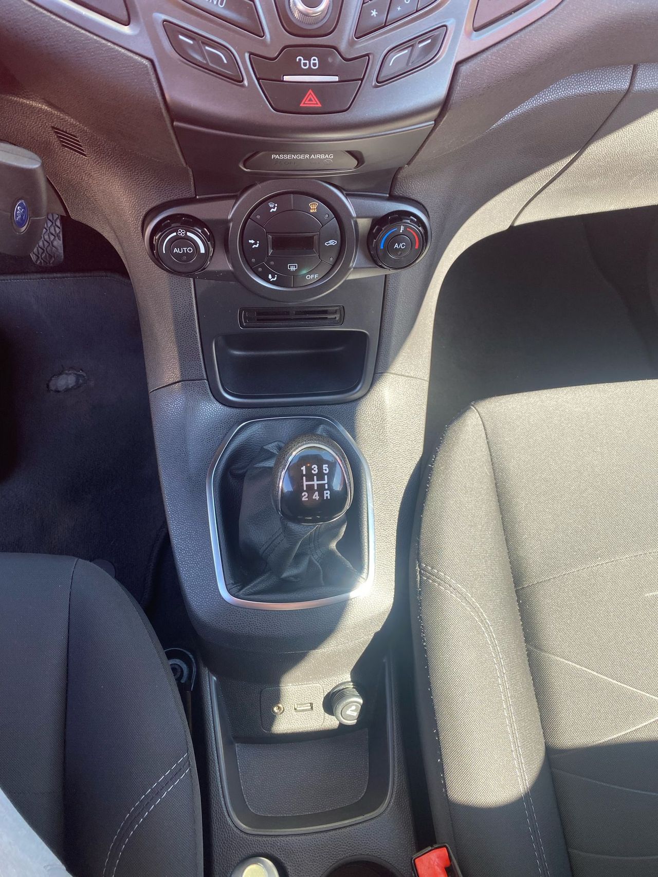 Foto Ford Fiesta 14