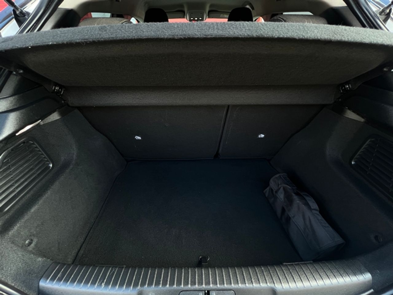 Foto DS Automobiles DS 3 29