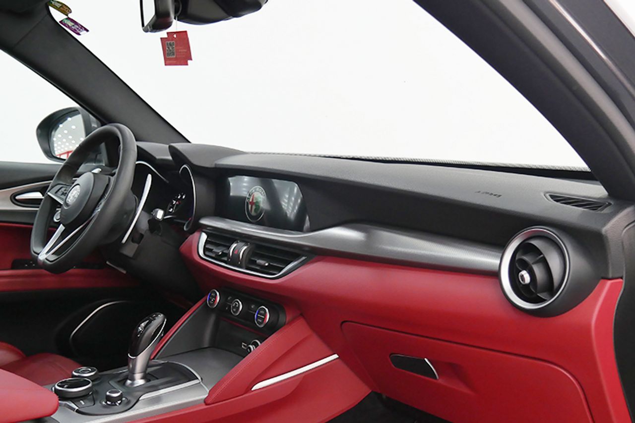 Foto Alfa Romeo Stelvio 6