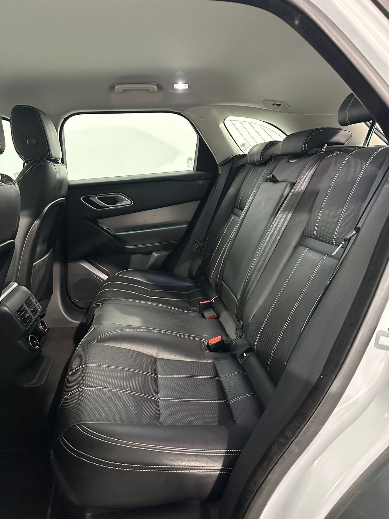 Foto Land-Rover Range Rover Velar 10