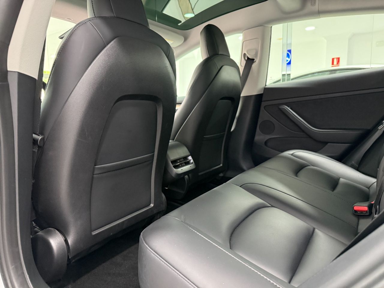 Foto Tesla Model 3 5