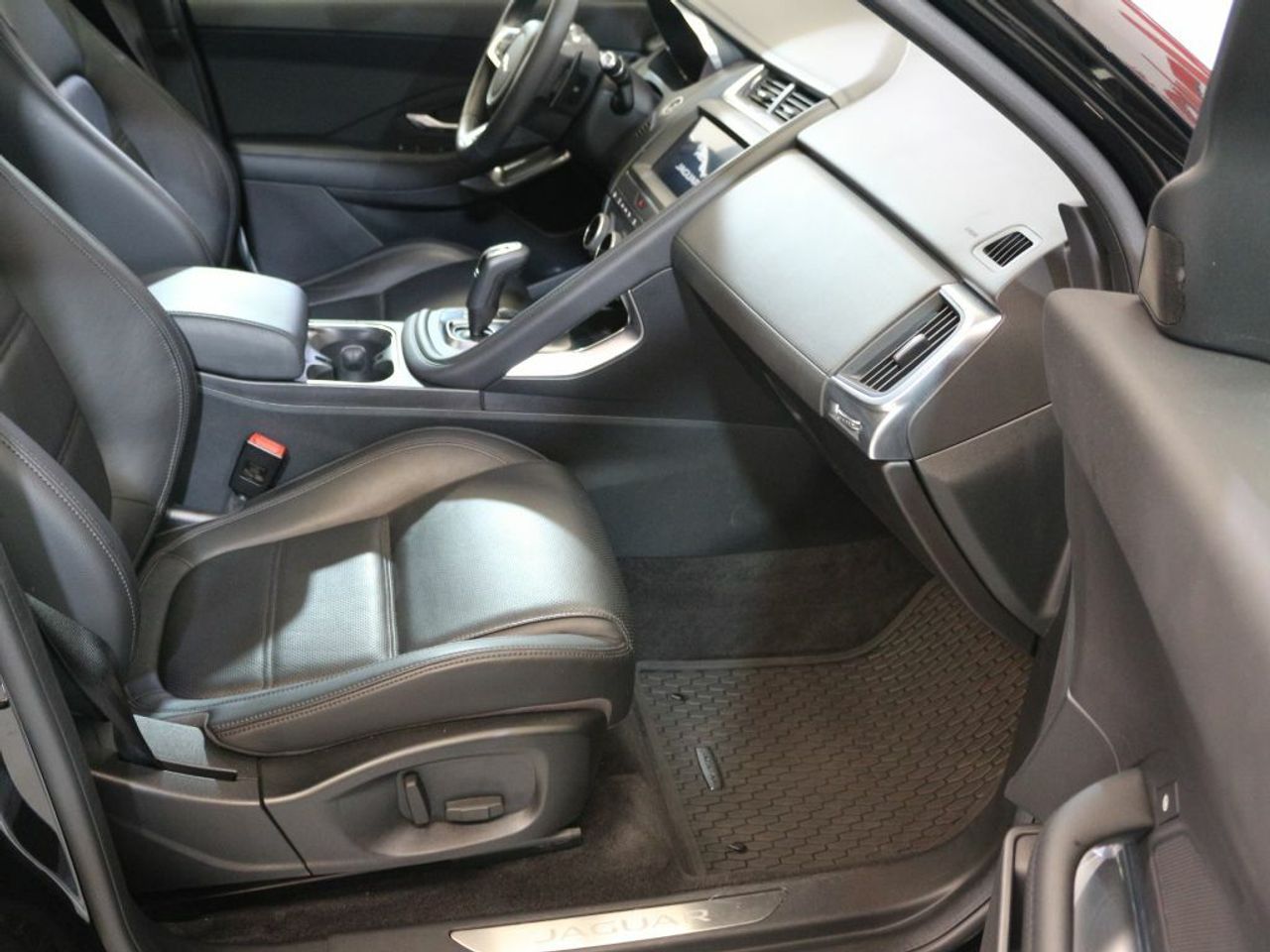 Foto Jaguar E-Pace 16