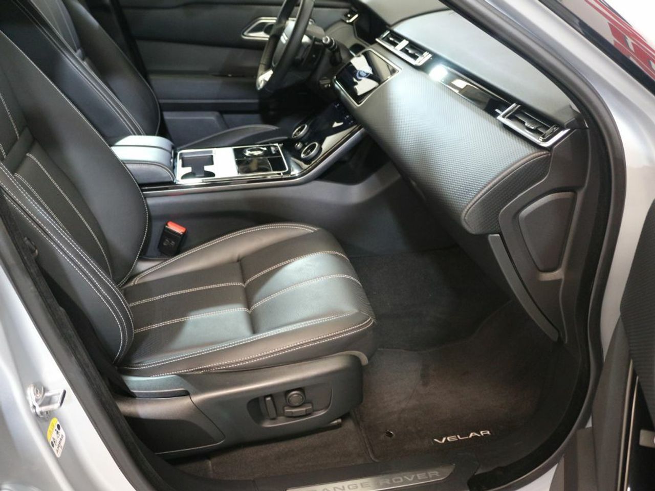 Foto Land-Rover Range Rover Velar 18