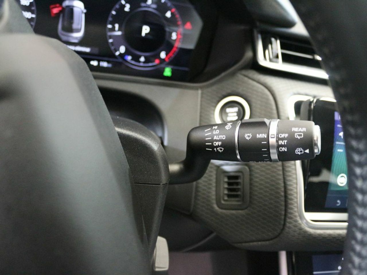 Foto Land-Rover Range Rover Velar 25