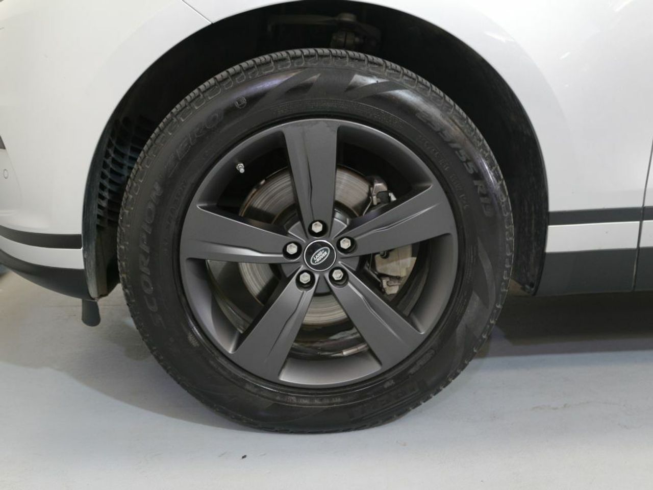 Foto Land-Rover Range Rover Velar 40