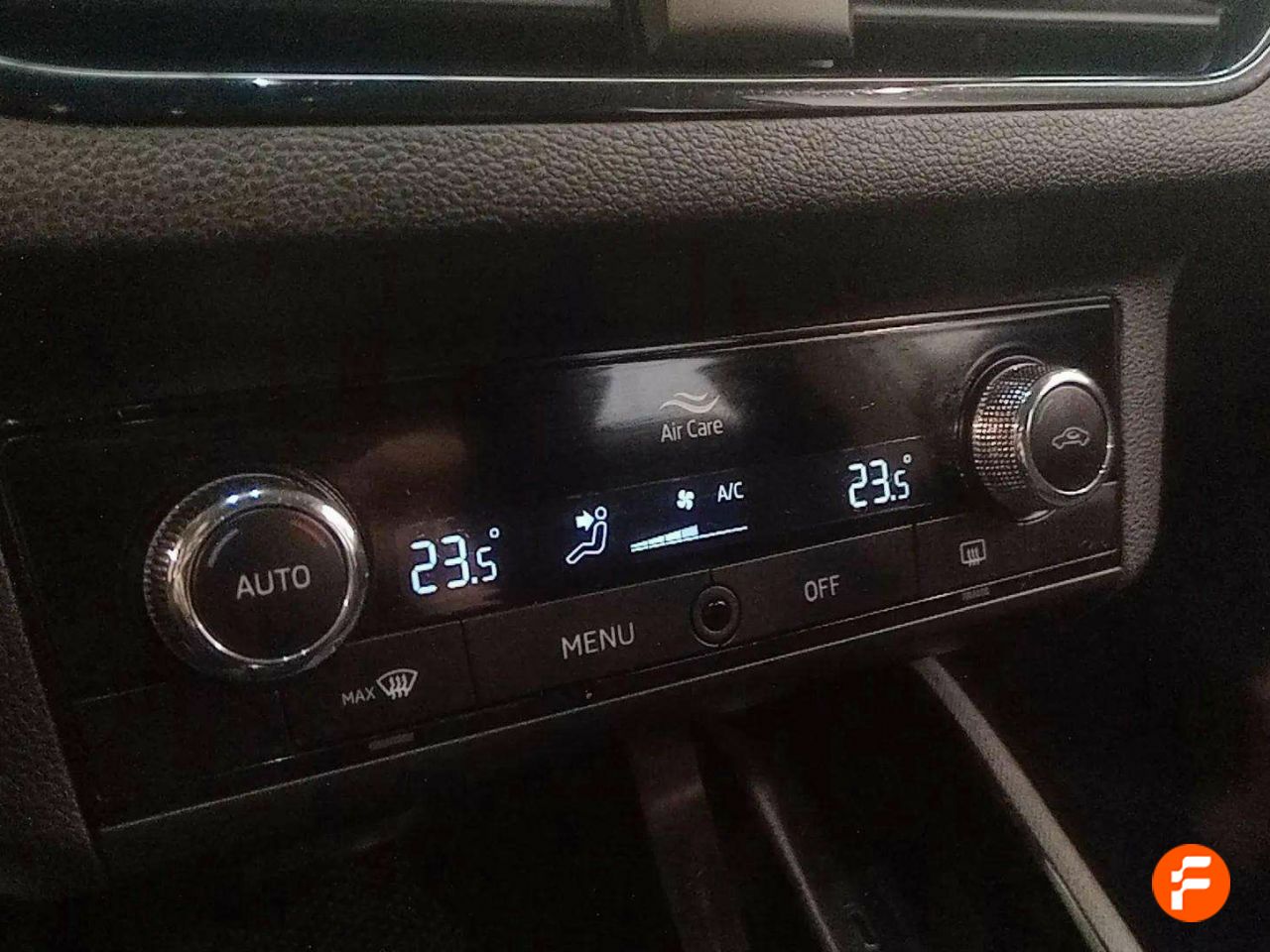 Foto Skoda Scala 12