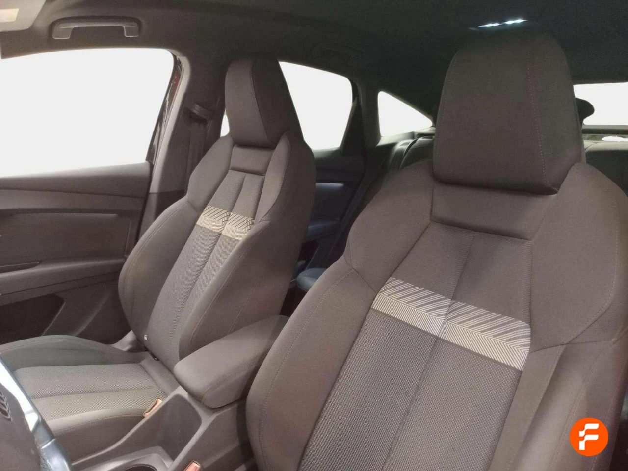 Foto Audi Q4 11