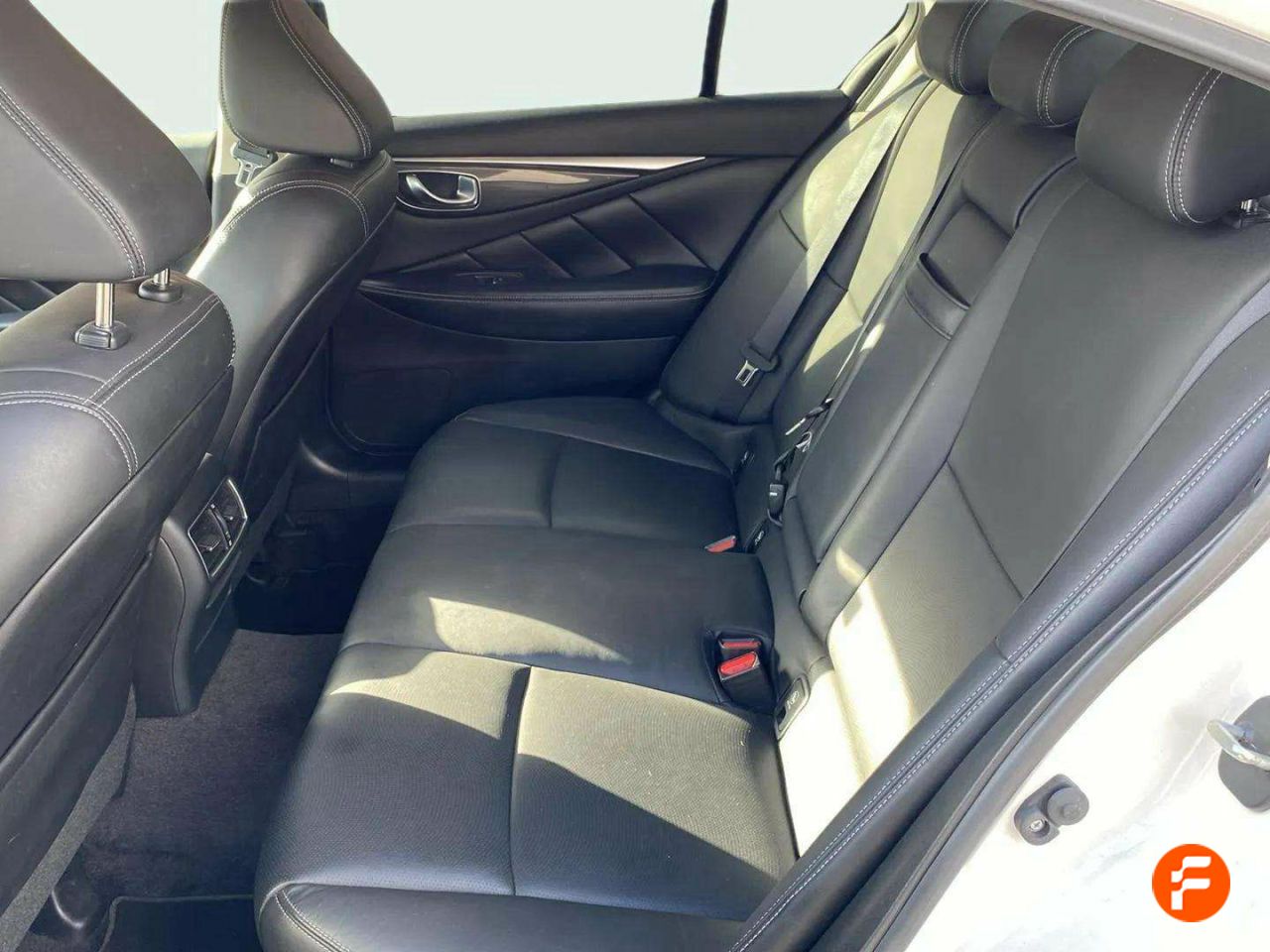 Foto Infiniti Q50 16