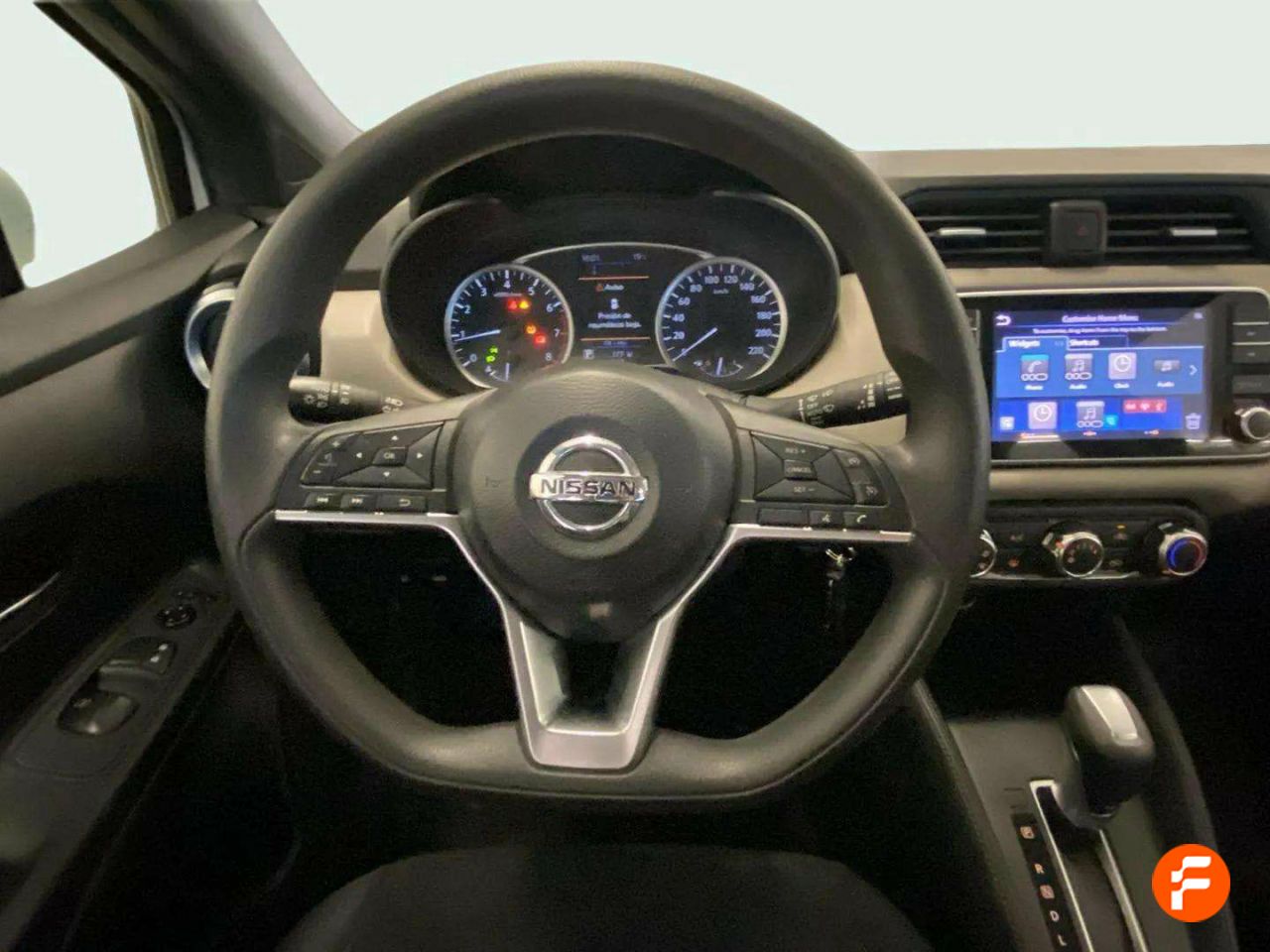 Foto Nissan Micra 12
