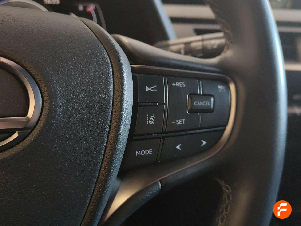 Foto Lexus UX 18