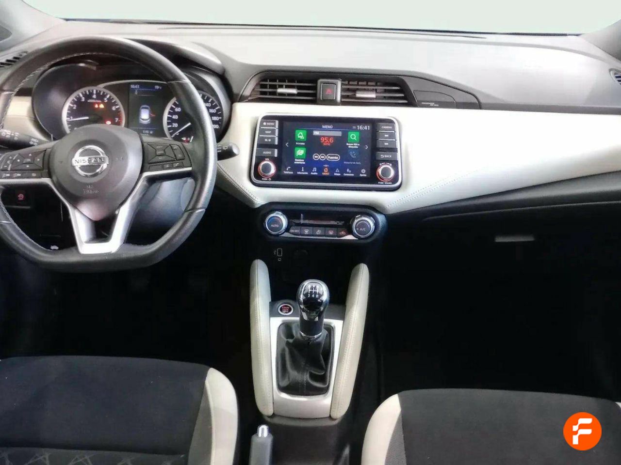 Foto Nissan Micra 6