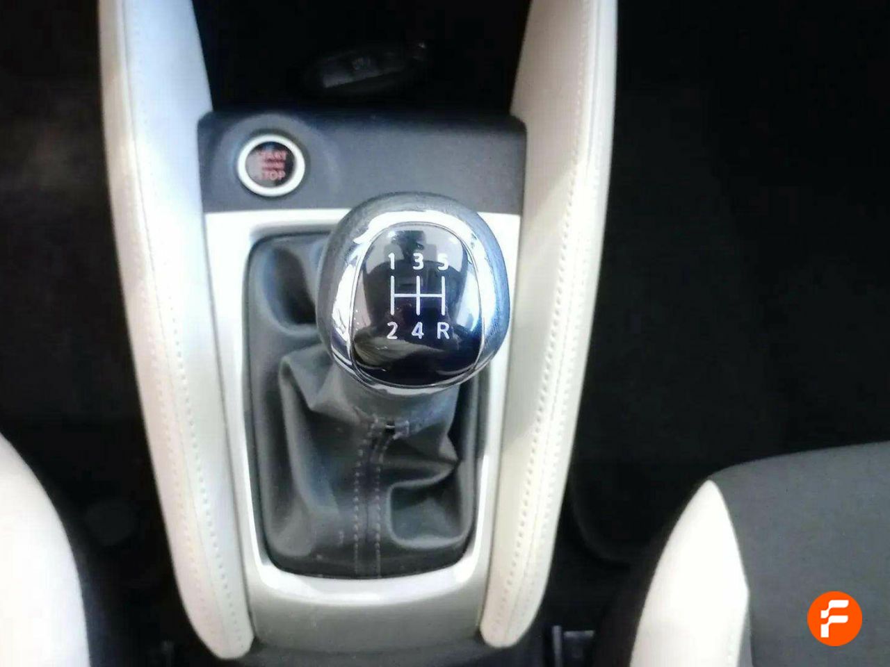 Foto Nissan Micra 14