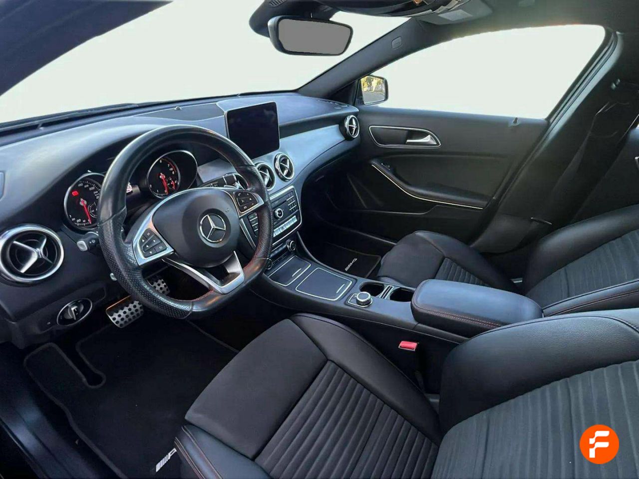 Foto Mercedes-Benz Clase GLA 11