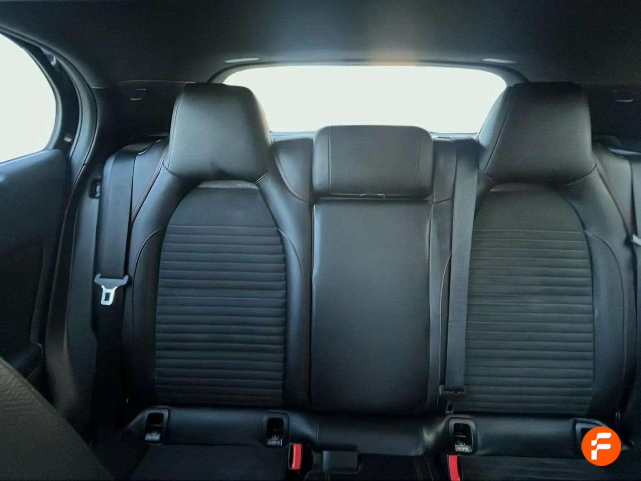Foto Mercedes-Benz Clase GLA 13