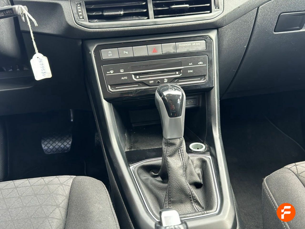 Foto Volkswagen T-Cross 14
