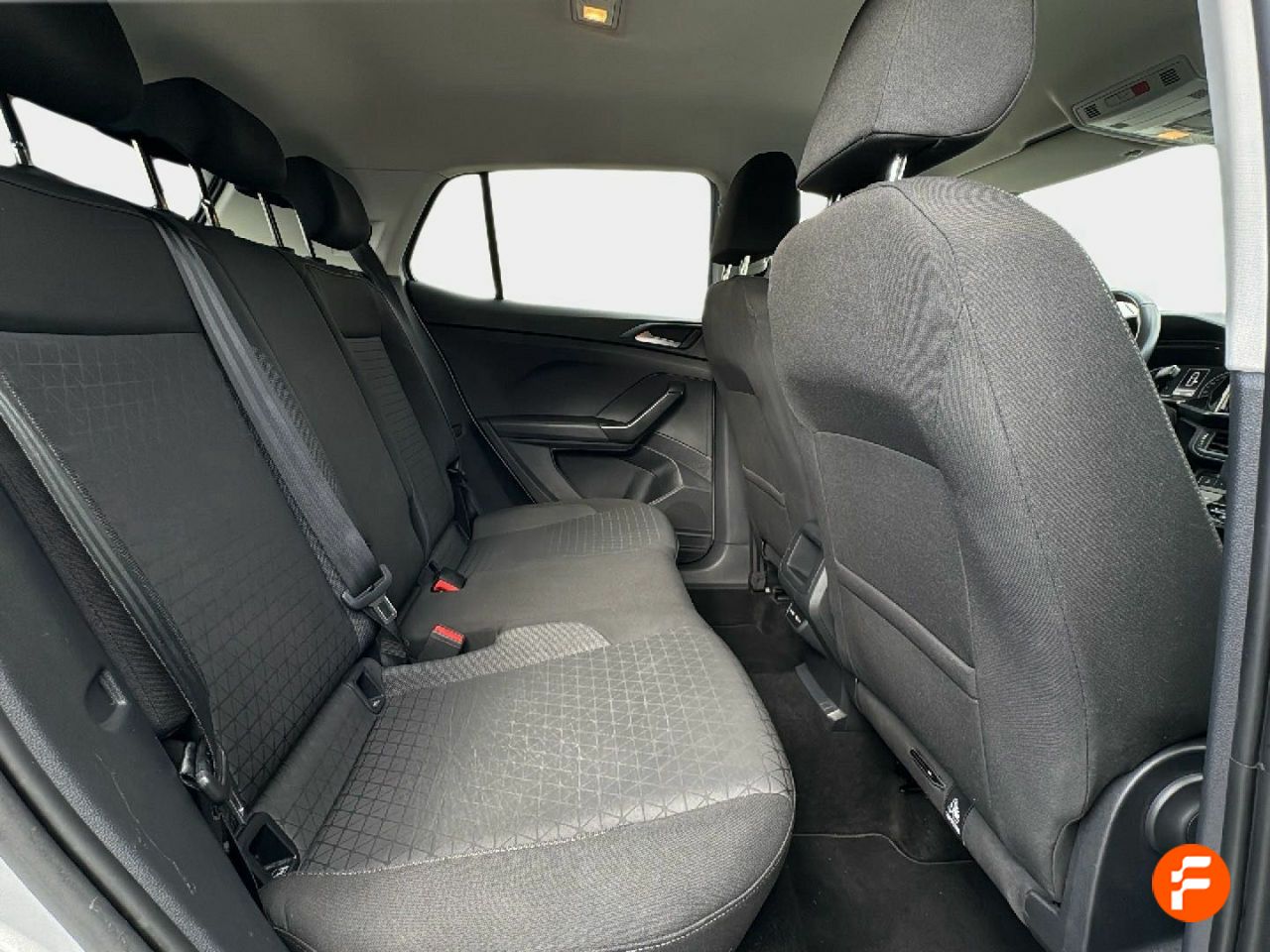 Foto Volkswagen T-Cross 17