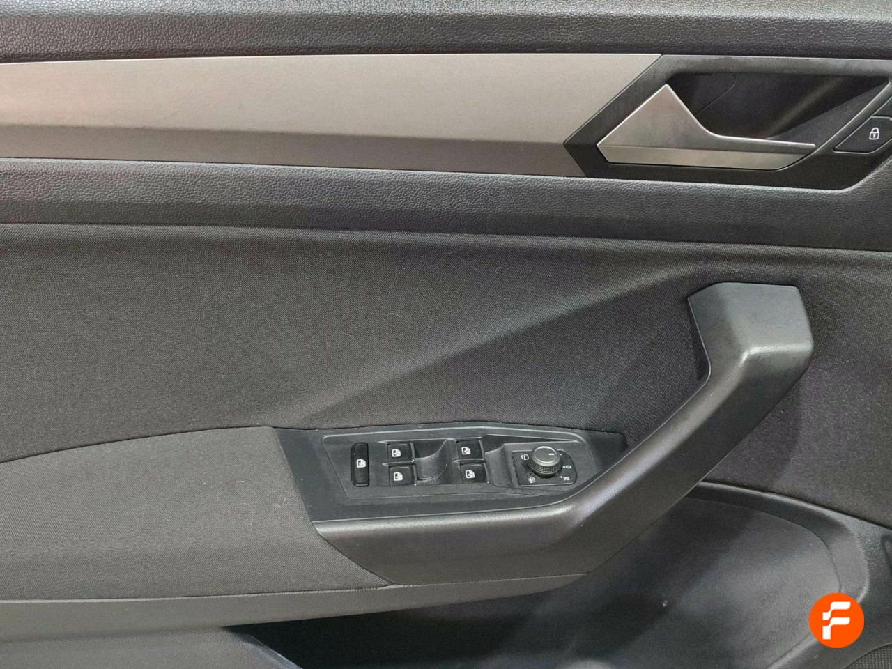 Foto Volkswagen T-Roc 8