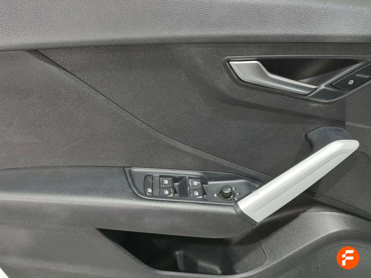 Foto Audi Q2 8