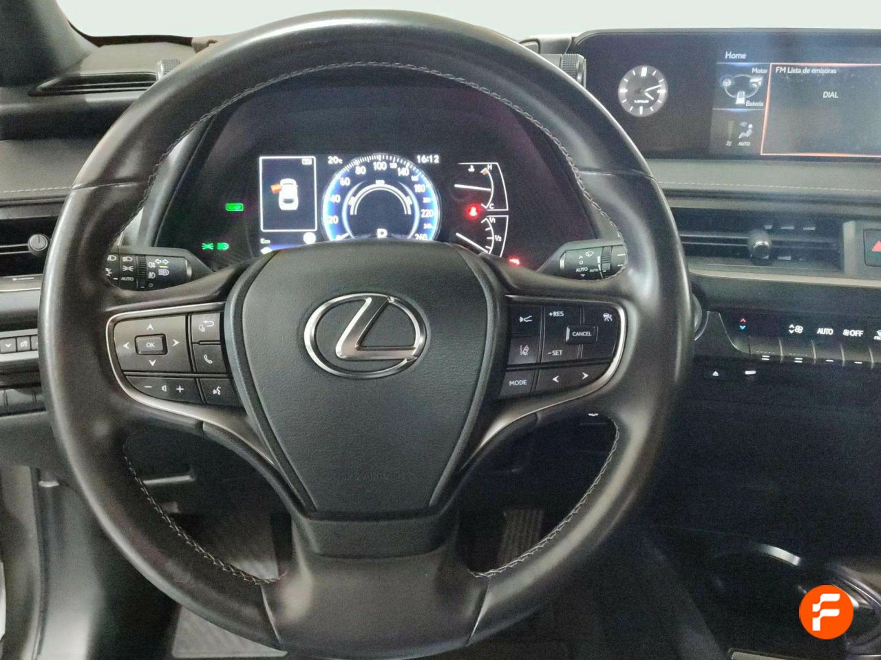 Foto Lexus UX 10