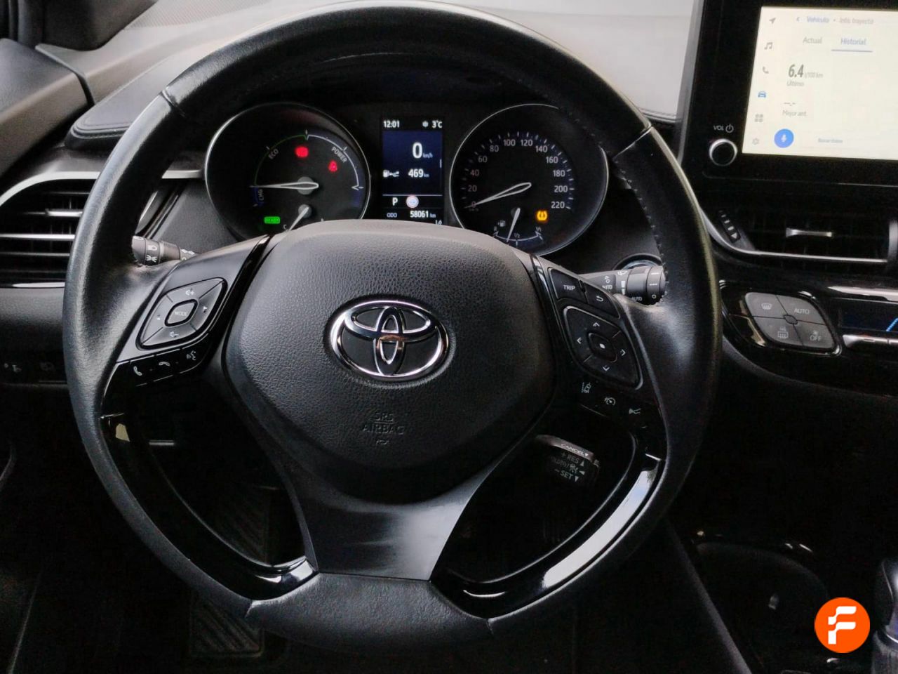 Foto Toyota C-HR 15