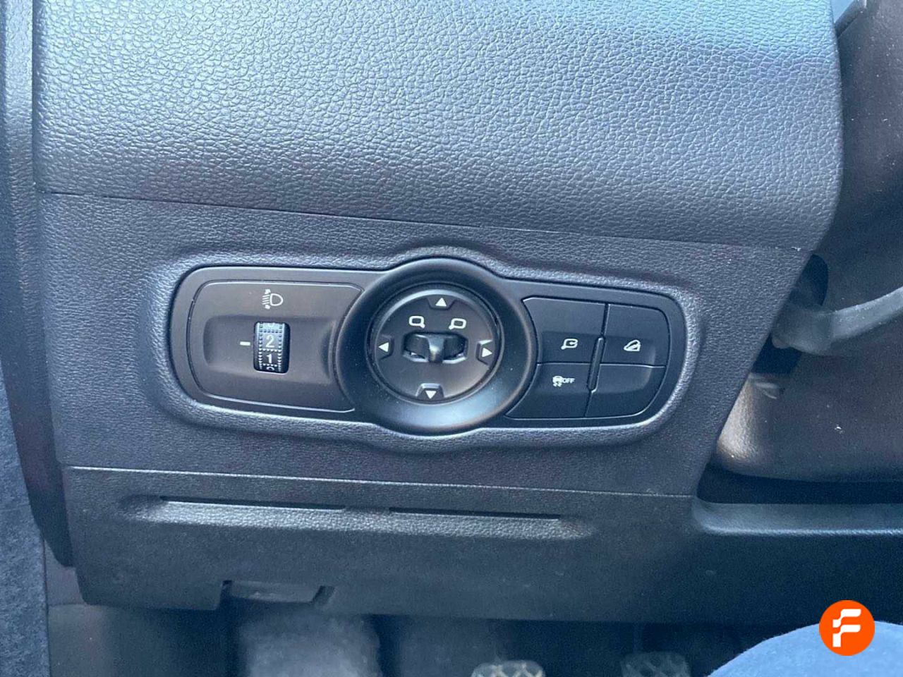 Foto DR Automobiles DR4 15