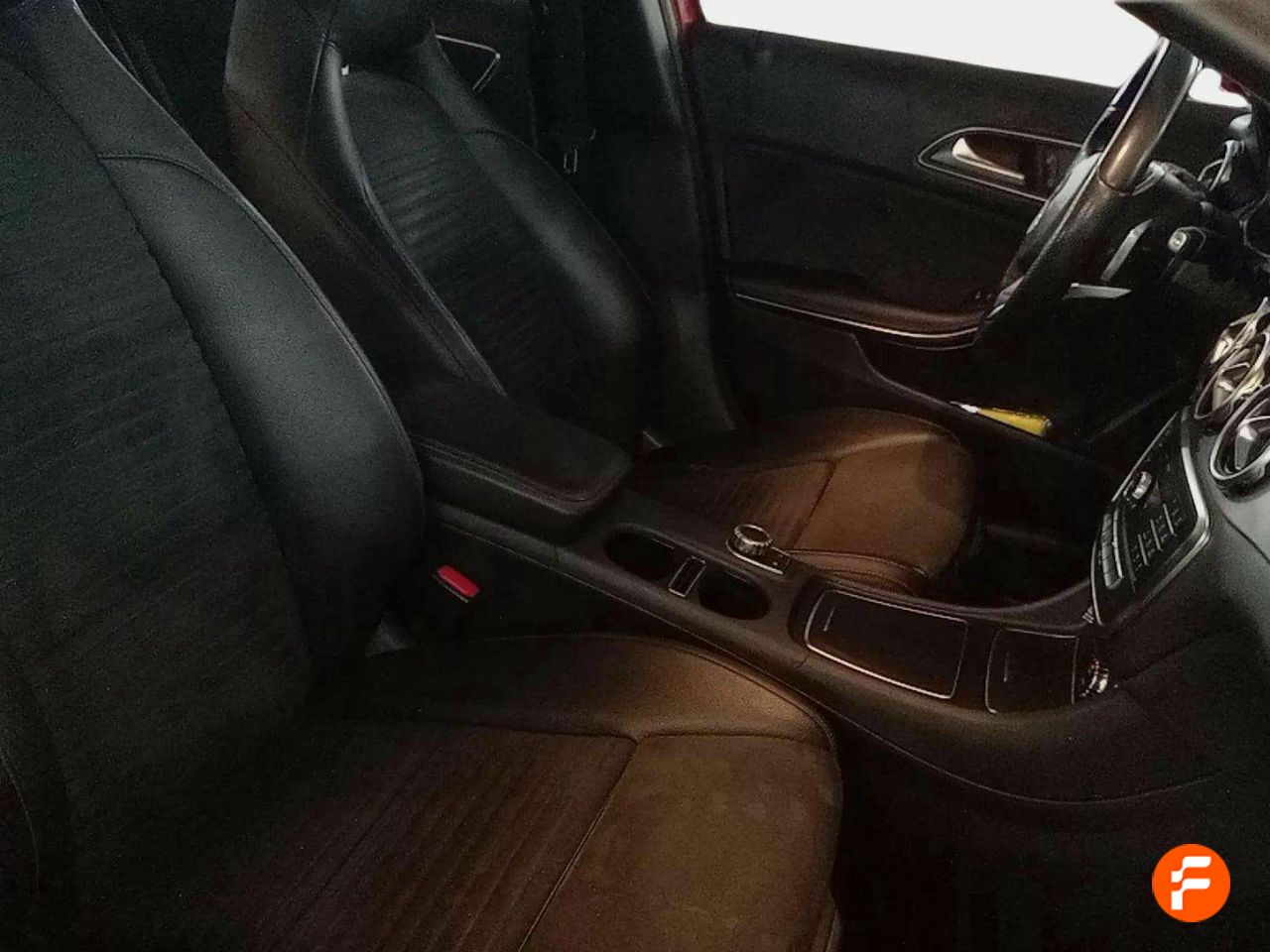 Foto Mercedes-Benz Clase GLA 13