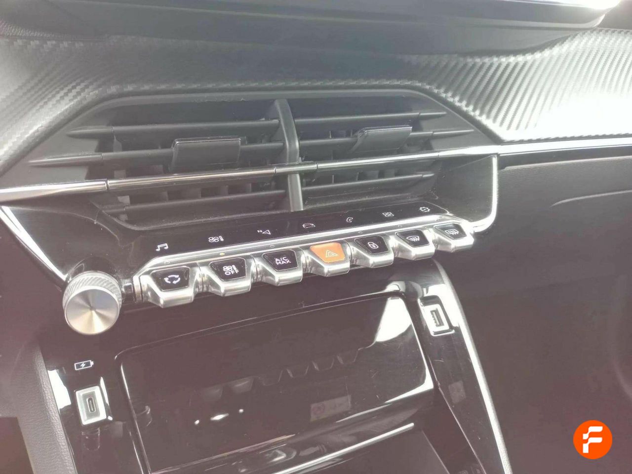 Foto Peugeot 208 12