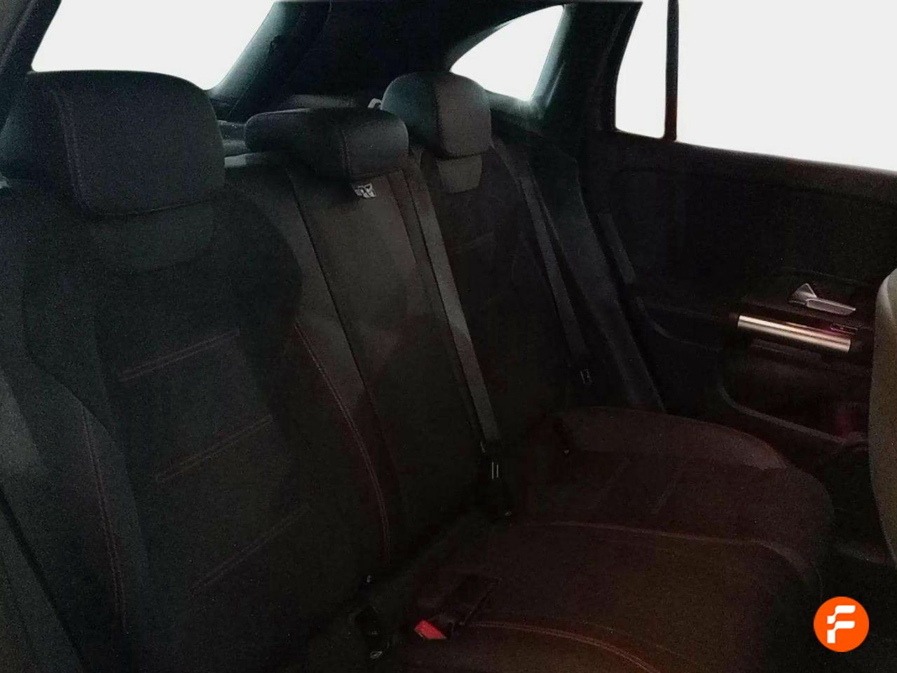 Foto Mercedes-Benz Clase GLA 15