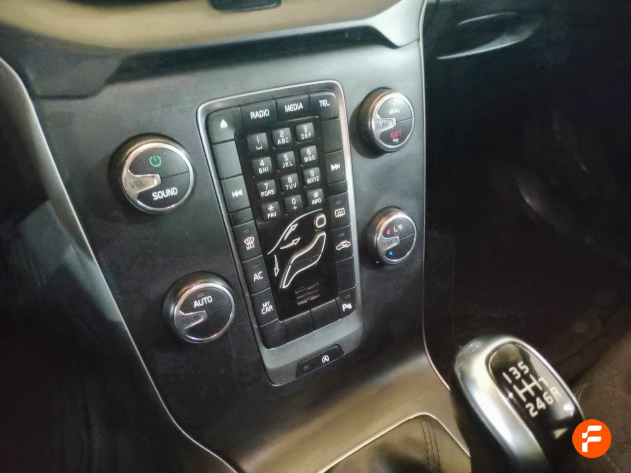 Foto Volvo V40 10