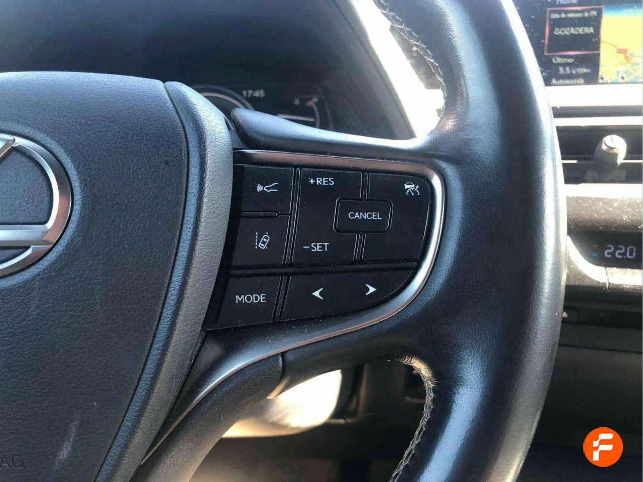 Foto Lexus UX 18