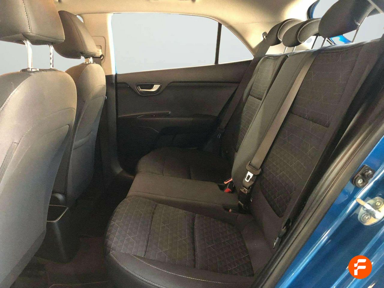 Foto Kia Rio 8