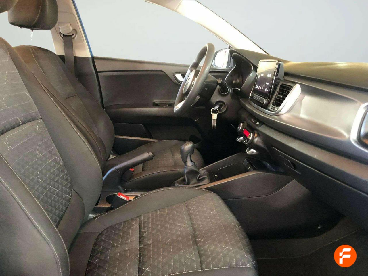 Foto Kia Rio 10