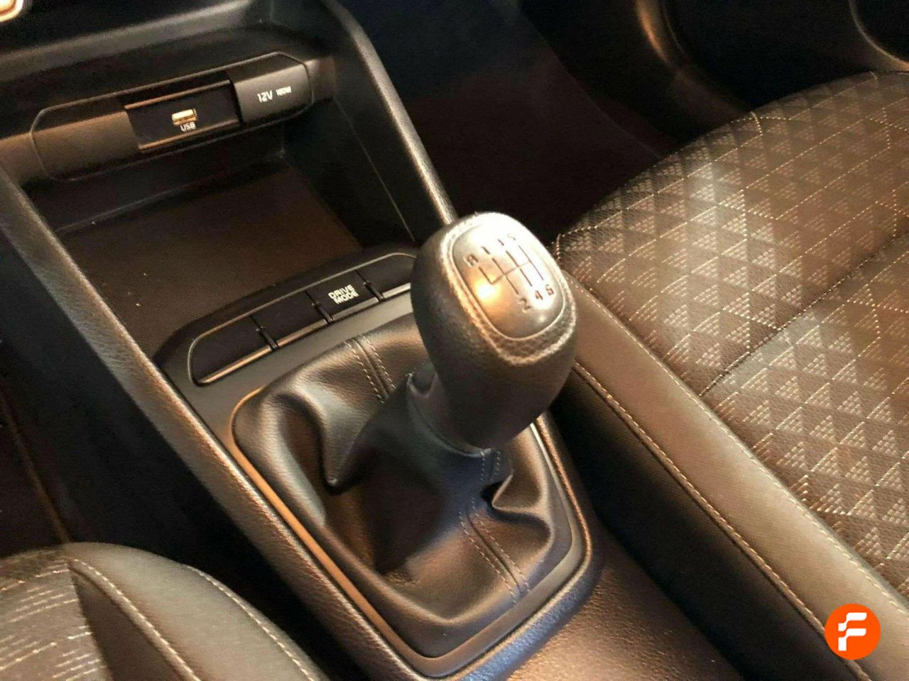 Foto Kia Rio 16