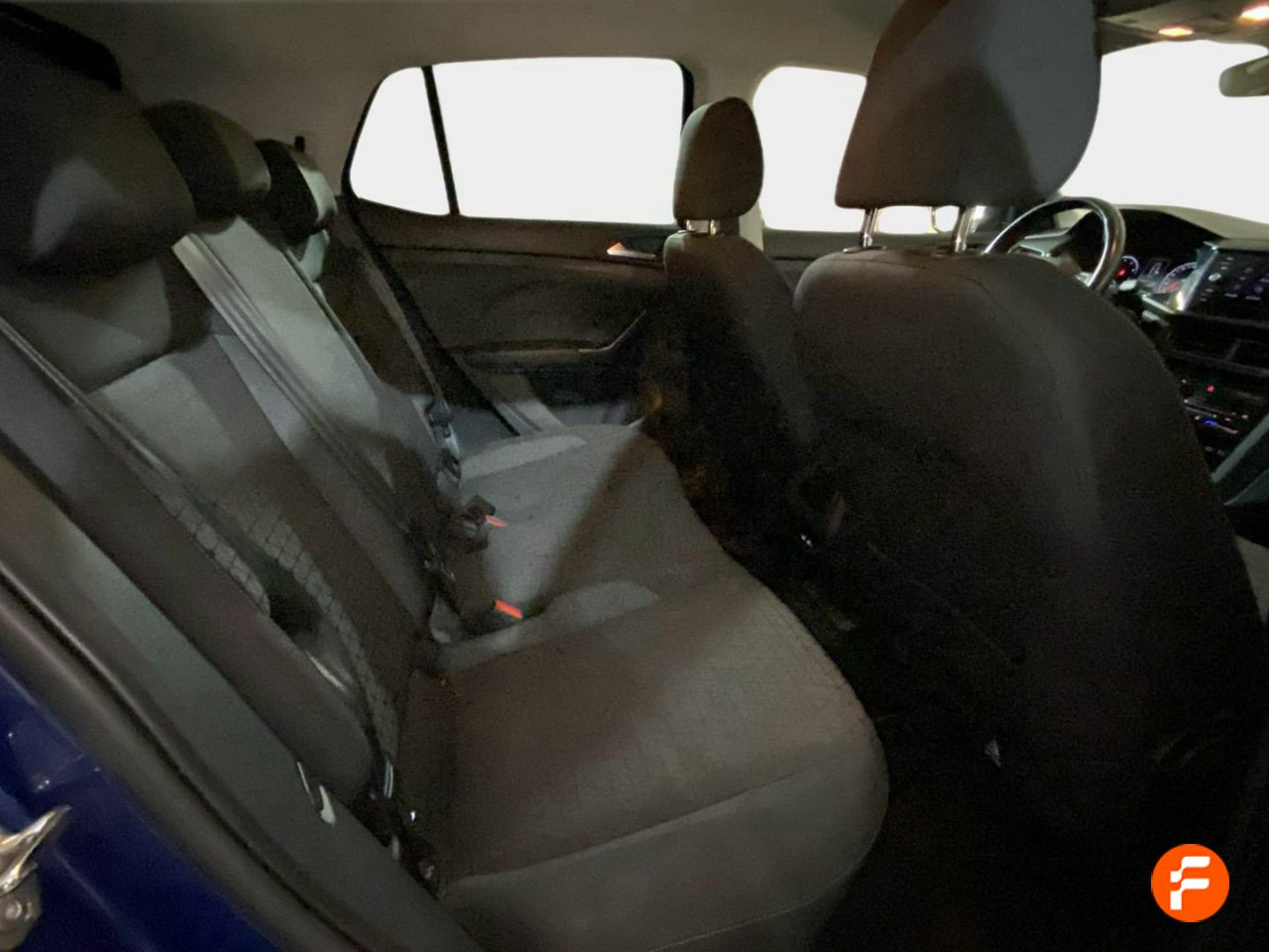 Foto Volkswagen T-Cross 15