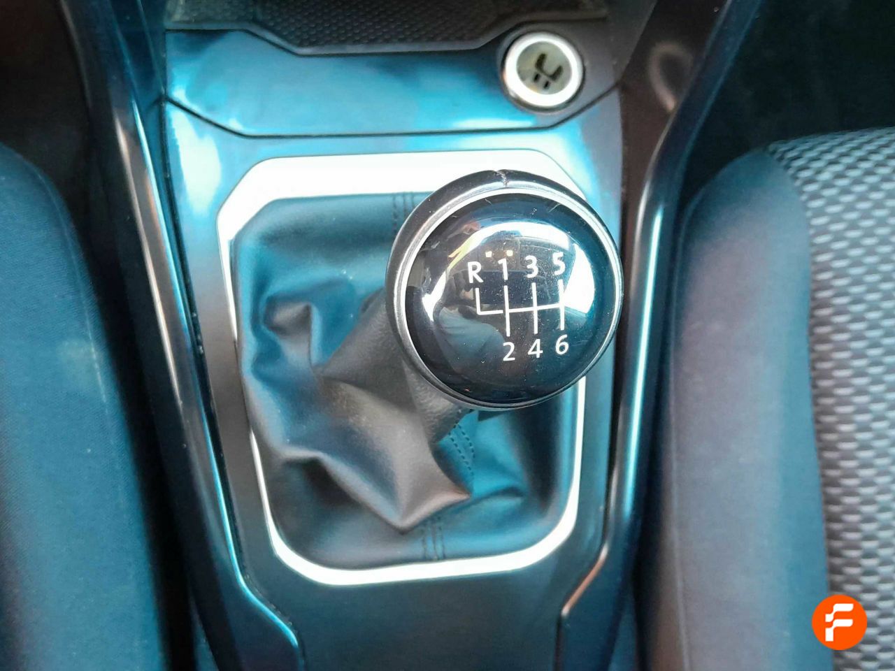 Foto Volkswagen T-Roc 19