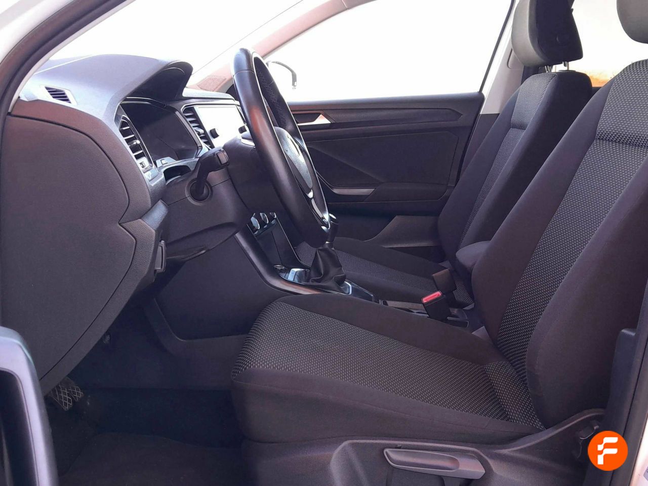Foto Volkswagen T-Roc 23