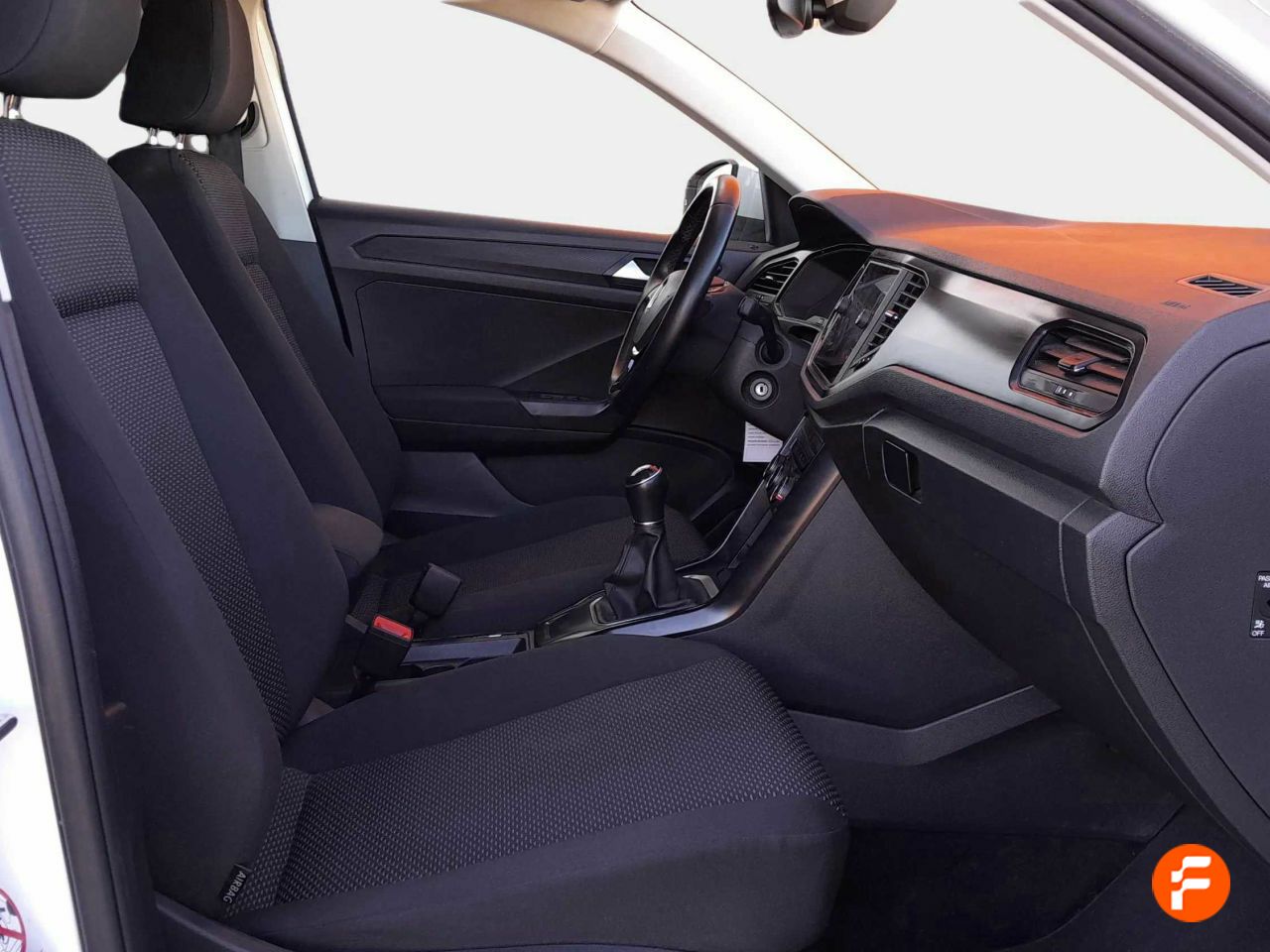 Foto Volkswagen T-Roc 24