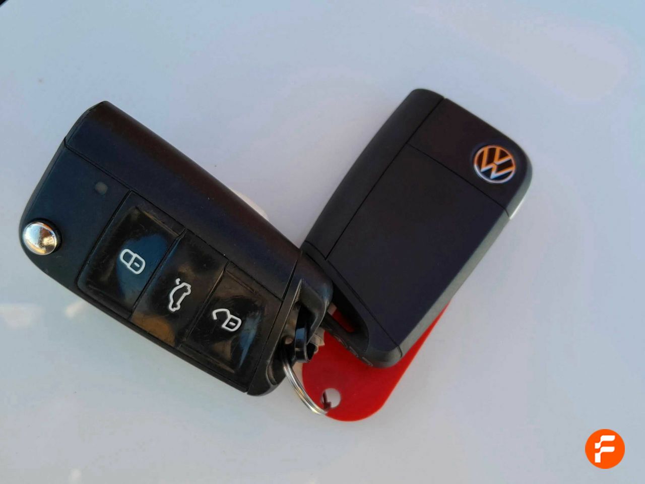 Foto Volkswagen T-Roc 30