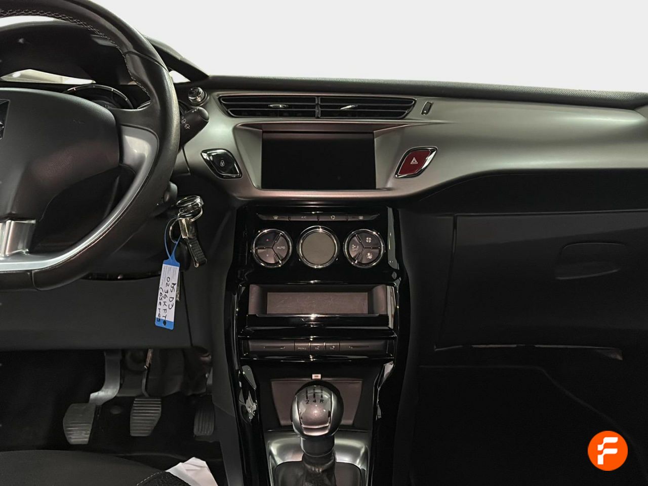 Foto DS Automobiles DS 3 12