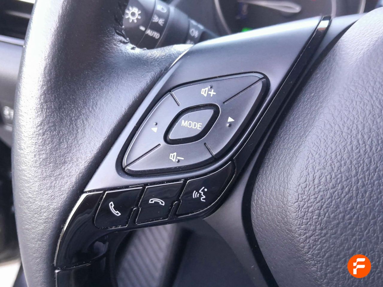 Foto Toyota C-HR 12