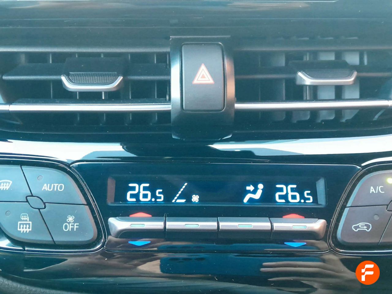 Foto Toyota C-HR 23