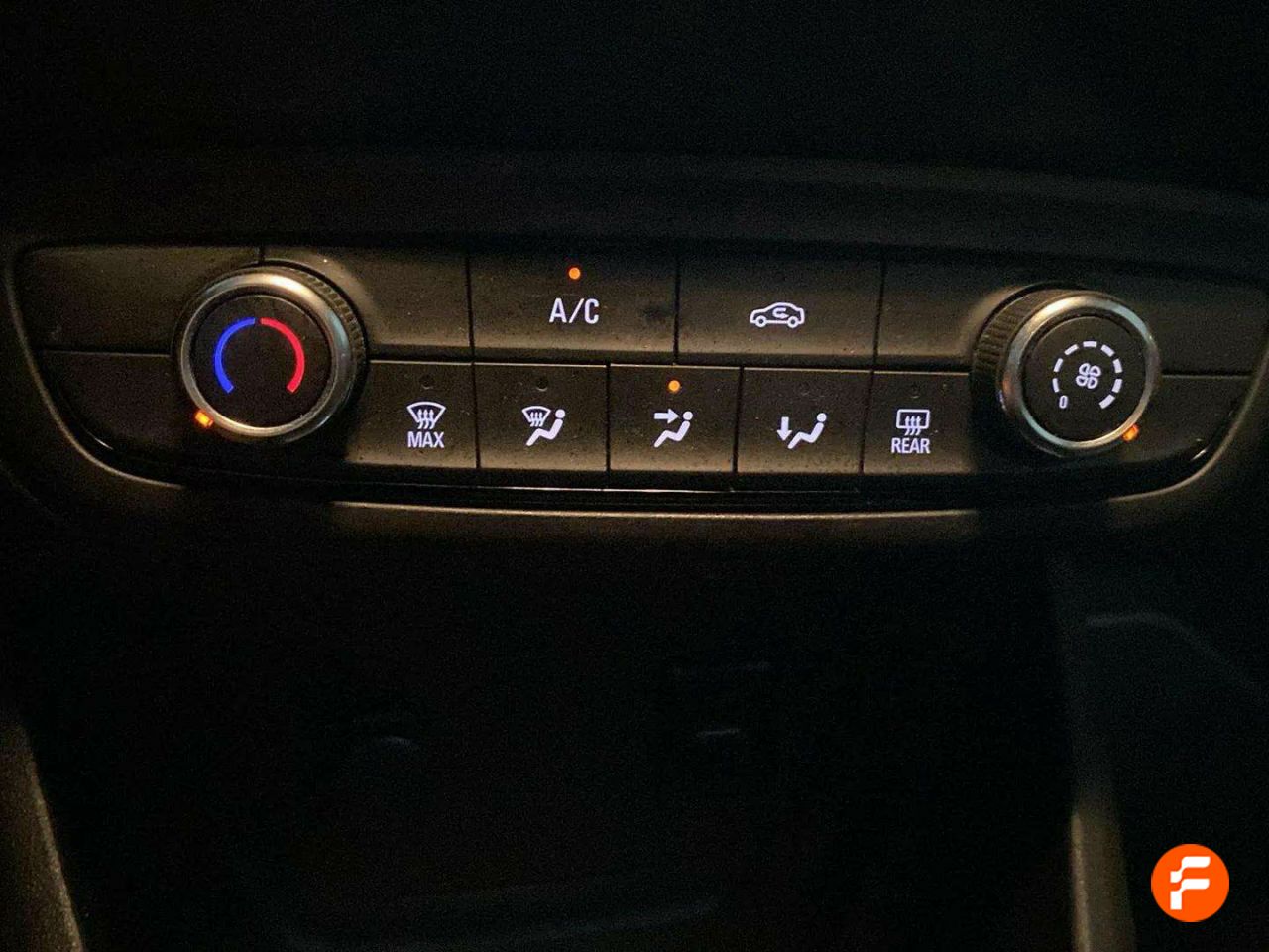 Foto Opel Crossland X 18