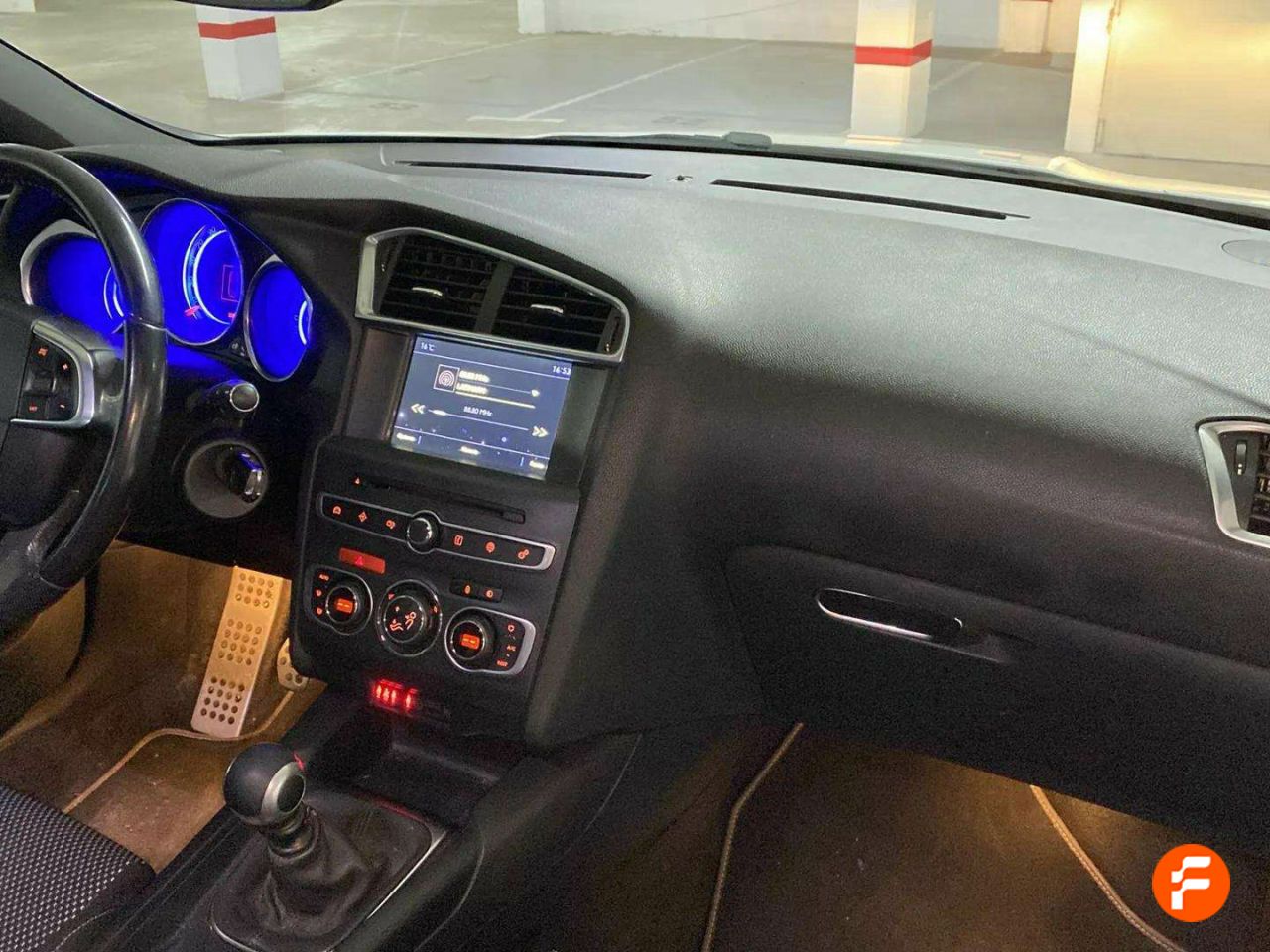 Foto DS Automobiles DS 4 19
