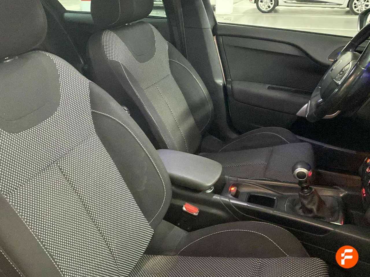 Foto DS Automobiles DS 4 22