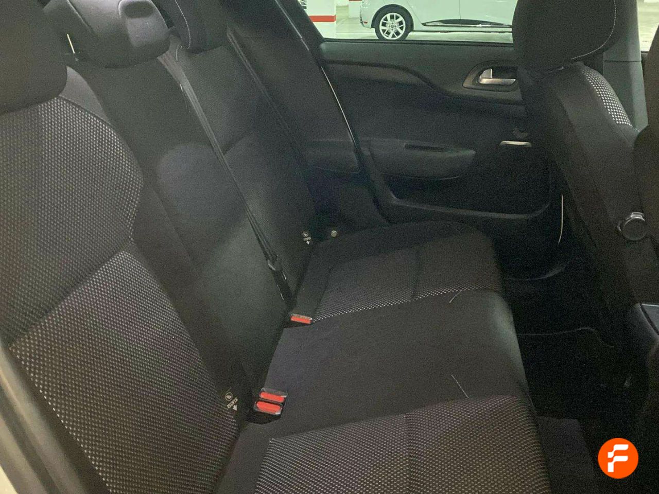 Foto DS Automobiles DS 4 24